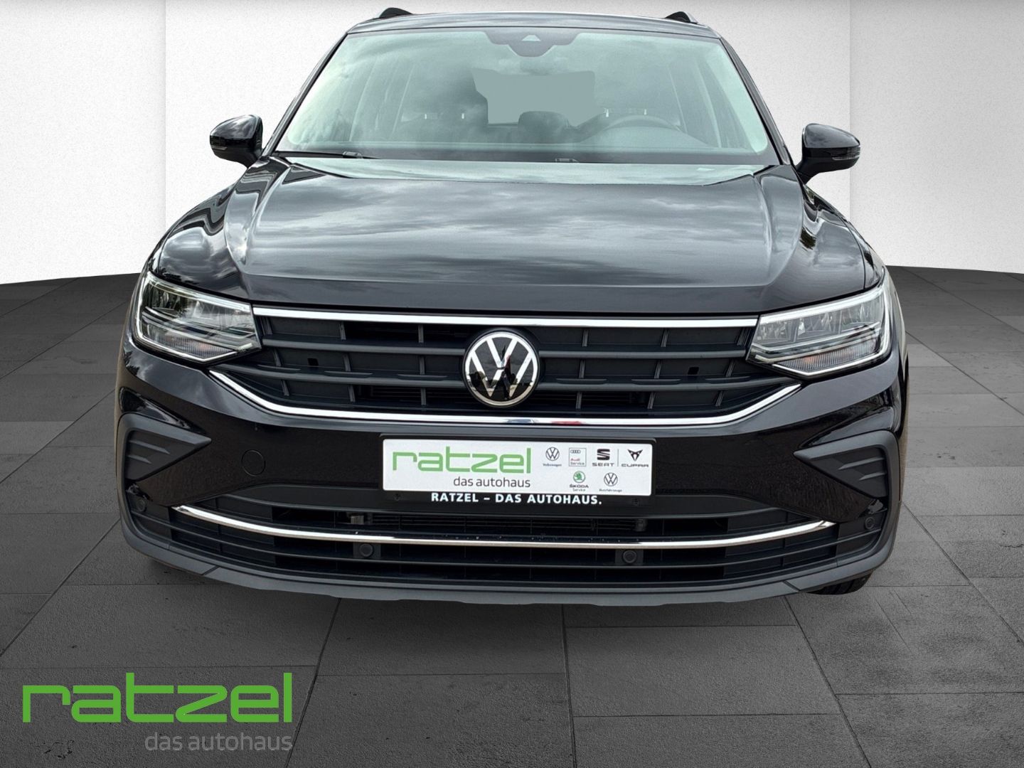 Fahrzeugabbildung Volkswagen Tiguan 1.5 TSI Life Navi Leder Digitales Cockpit