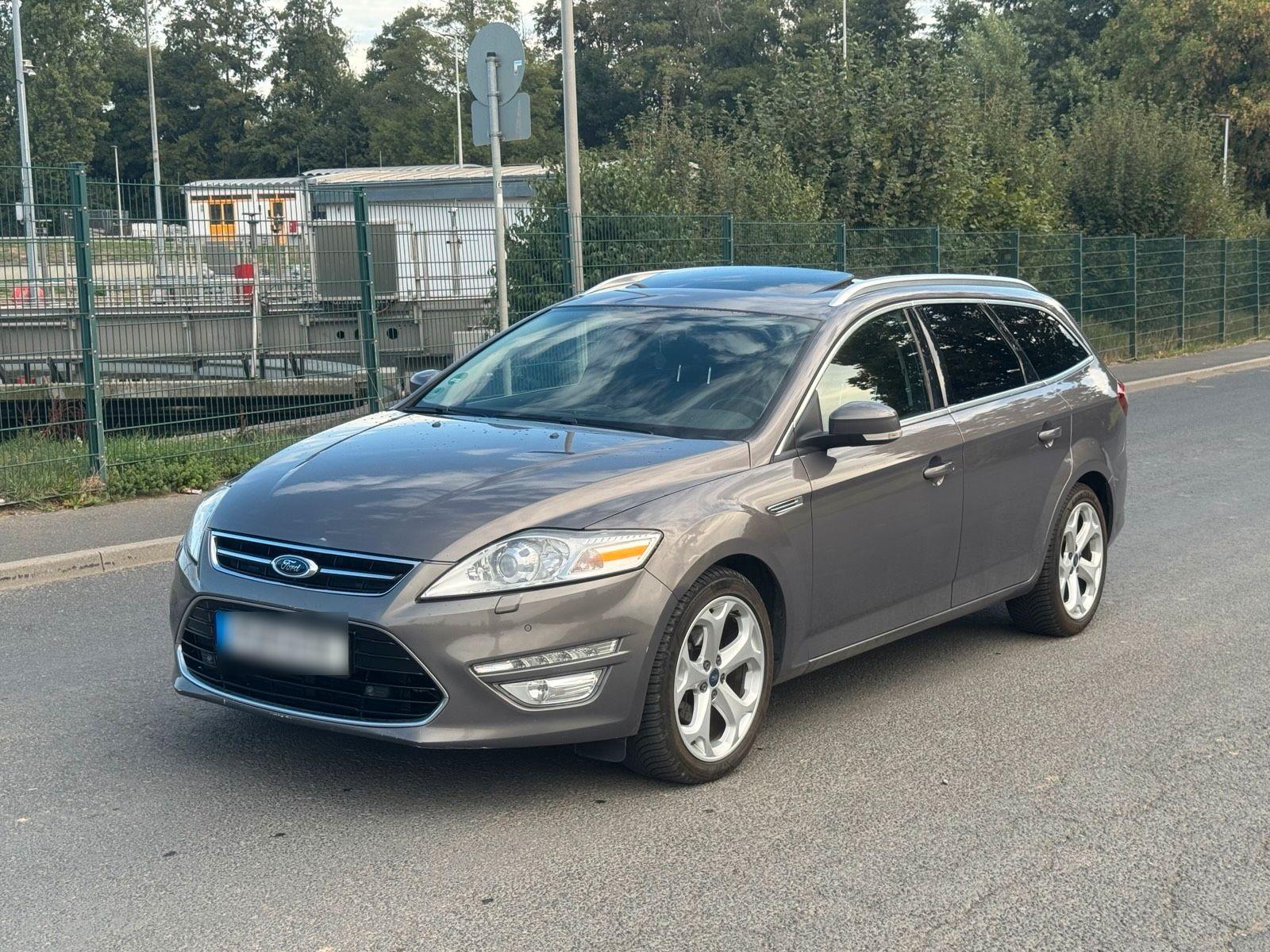 Ford Mondeo 2012 — interior