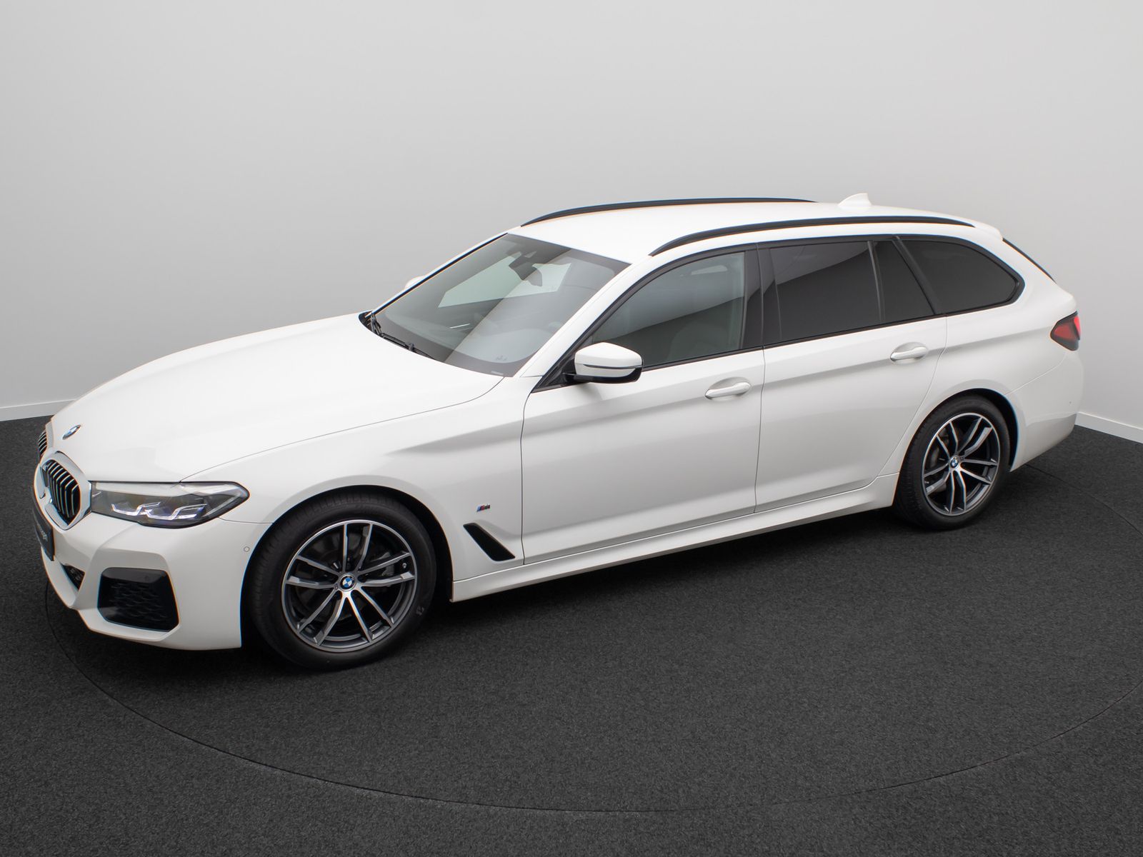 Fahrzeugabbildung BMW 520d M Sport DAB Alarm PDC Geschwindigreg Leder