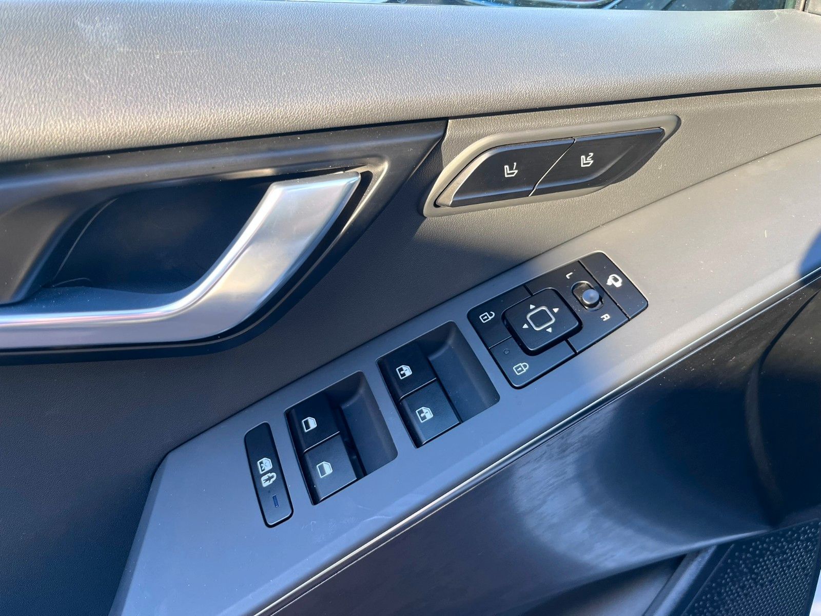Fahrzeugabbildung Kia Niro Plug-in Hybrid Spirit AHK Komfort Technik