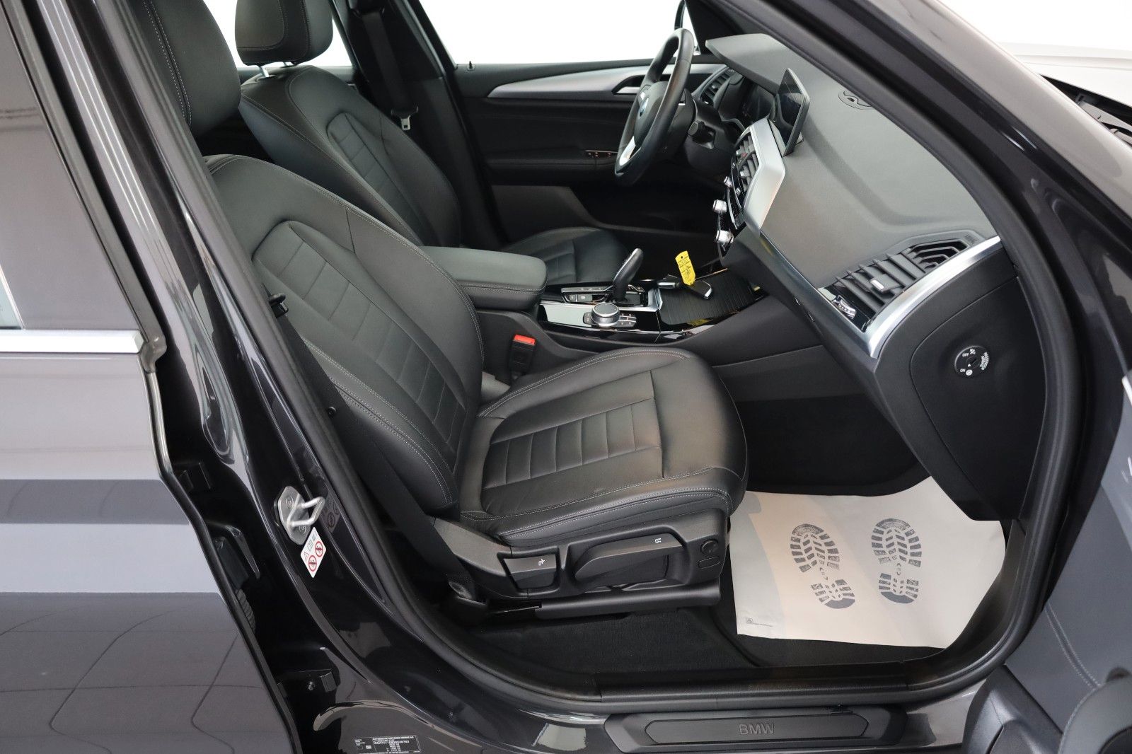Fahrzeugabbildung BMW X3 xDrive 30 e Advantage,Navi,LED,Panoram,Kamera