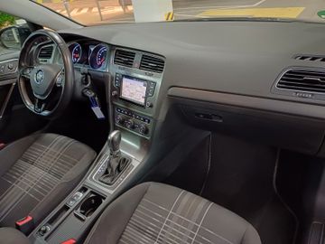 Volkswagen Golf - 8