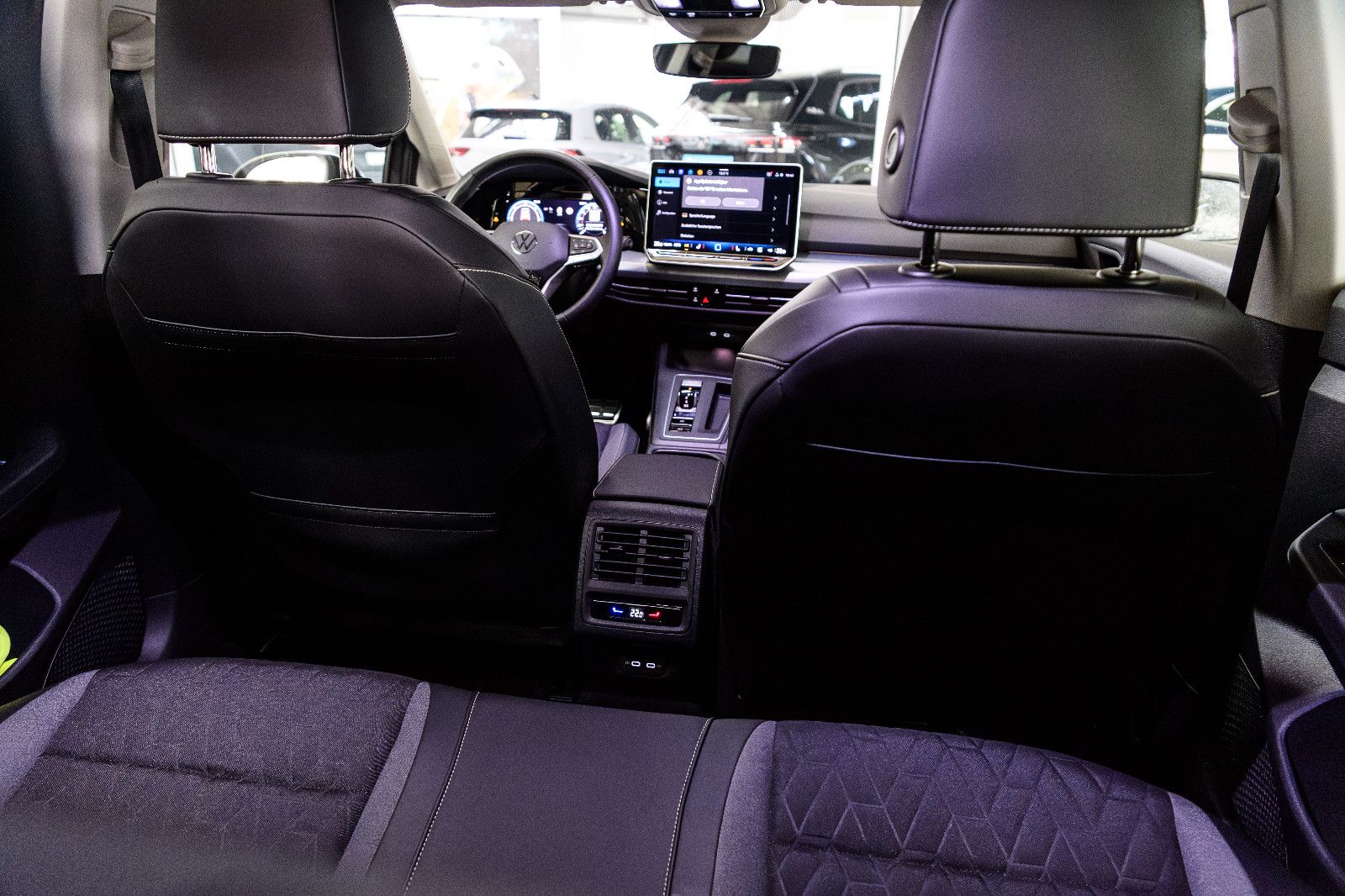 Fahrzeugabbildung Volkswagen Golf VIII Variant Goal 2.0 TDI IQ-LED+AHK+360°KA