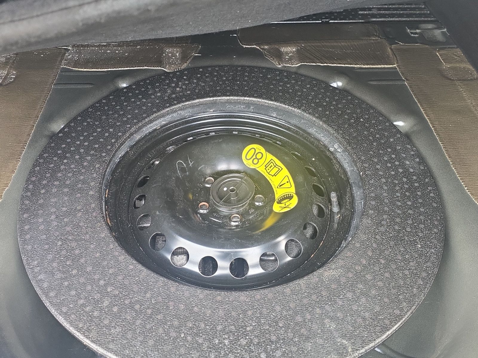 Fahrzeugabbildung Ford Focus Turnier Champions Edition