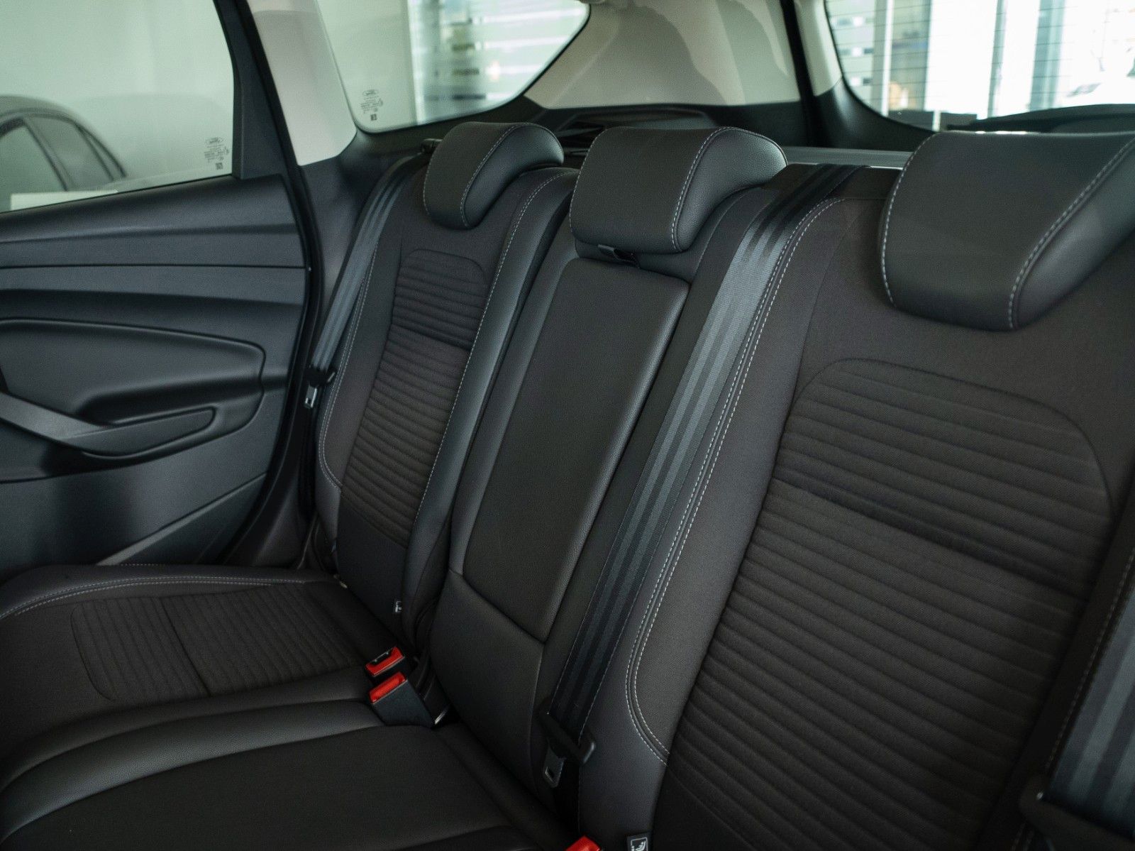 Fahrzeugabbildung Ford Kuga Titanium AUTOM./ALLRAD/NEUER MOTOR MIT 0 KM