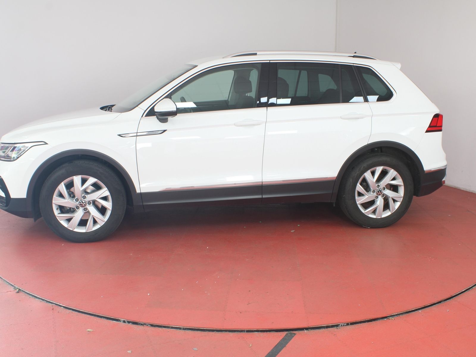 Volkswagen Tiguan Elegance 1.5TSI DSG 267,-ohne M foto 21