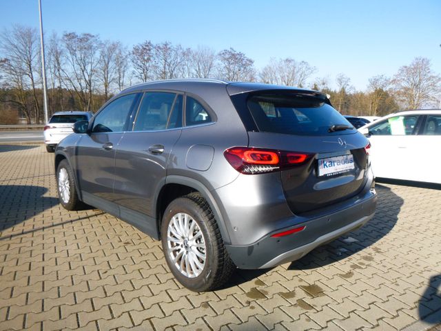 Fahrzeugabbildung Mercedes-Benz GLA 200 >AUT/LED/NAV/SHZ/Teilleder<