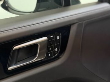 Porsche Cayenne - 11