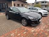 Hyundai i30 cw Premium+nur74Tkm+Navi+Led+ - Hyundai i30 Premium mit Benzin-Antrieb