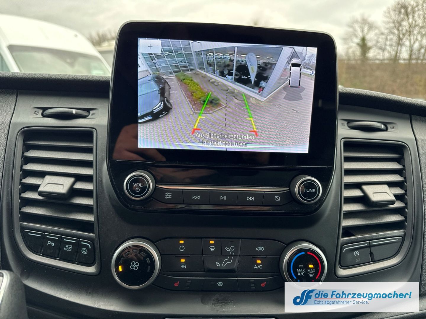 Fahrzeugabbildung Ford Transit Kasten Werkstatteinr. L2 3,5t Navi CarPl