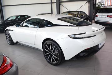 2017 Aston Martin DB11 — фото 4