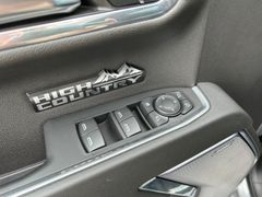 Fahrzeugabbildung Chevrolet Silverado High Country 6.2 V8 Black-Package LPG