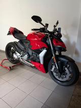 Ducati Streetfighter V2 - DUCATI ST2