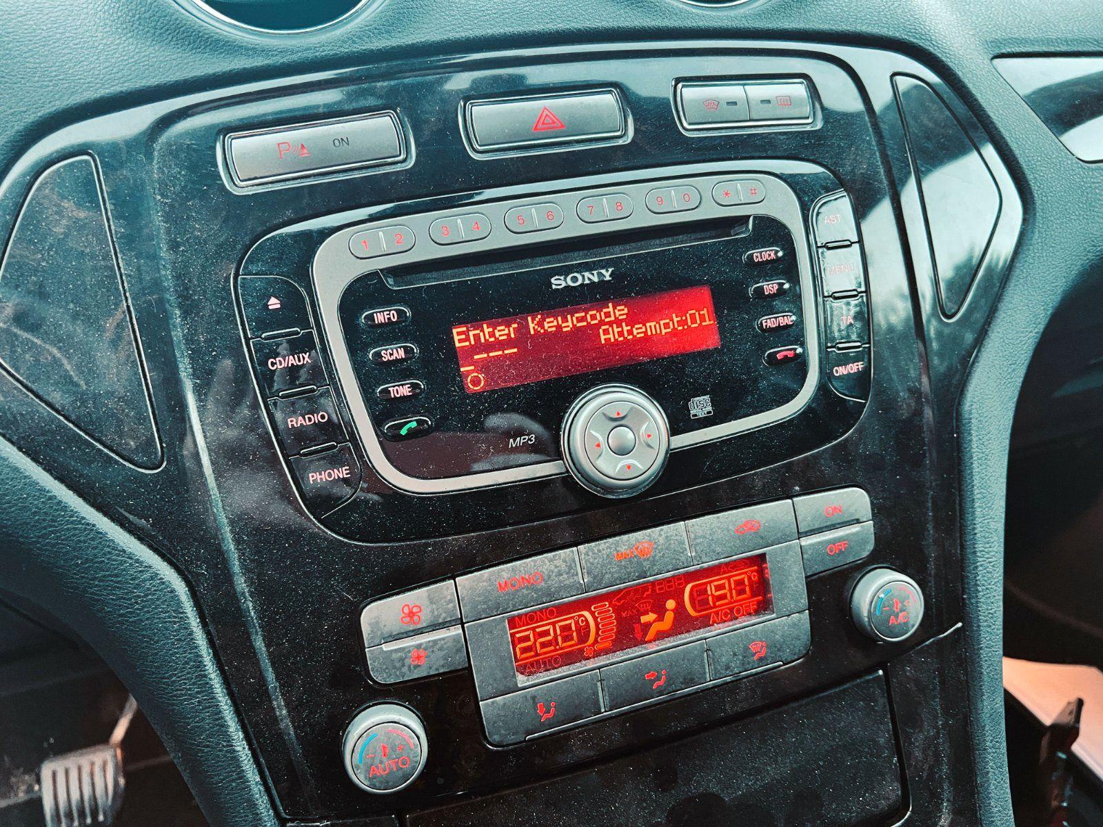 Ford Mondeo 2010 — photo 13