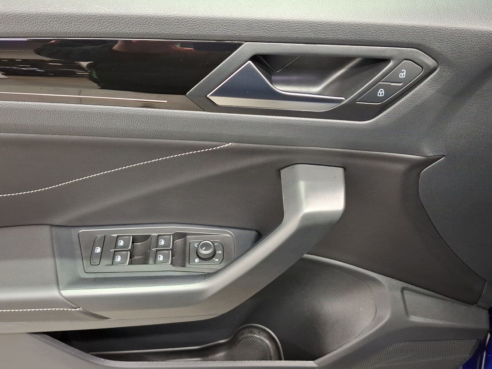 Volkswagen T-Roc - Bild 8