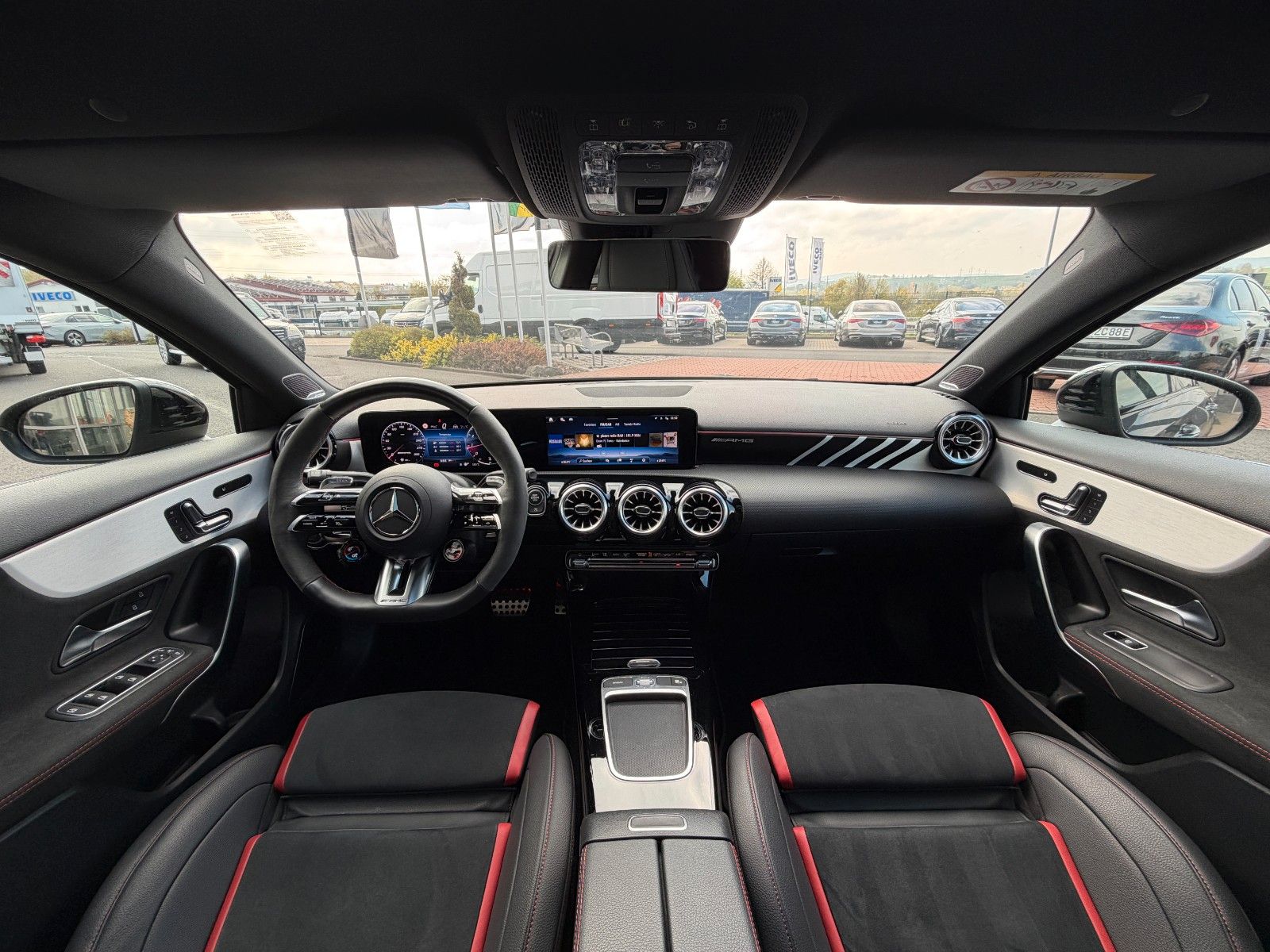 Fahrzeugabbildung Mercedes-Benz A 45 S AMG 4M AERO+PERFSITZE+BURM+PANO+360°+MBEA