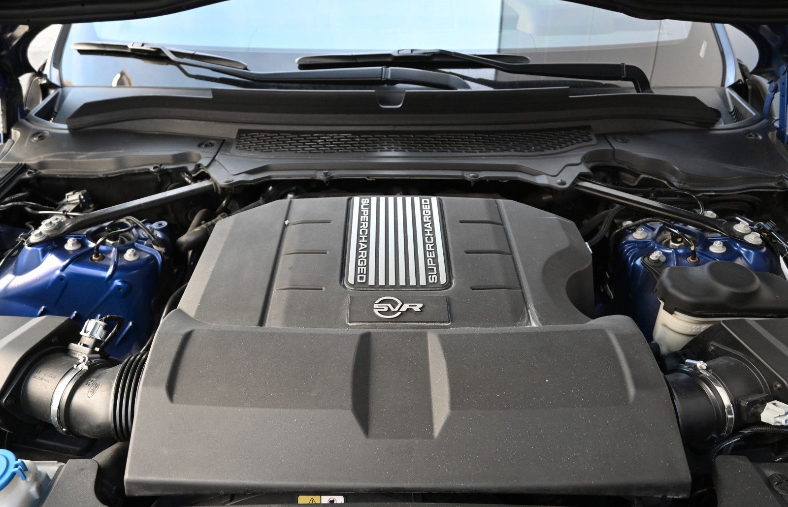 Fahrzeugabbildung Land Rover Range Rover Sport 5.0 V8 SC SVR °PANO°HEAD-UP°