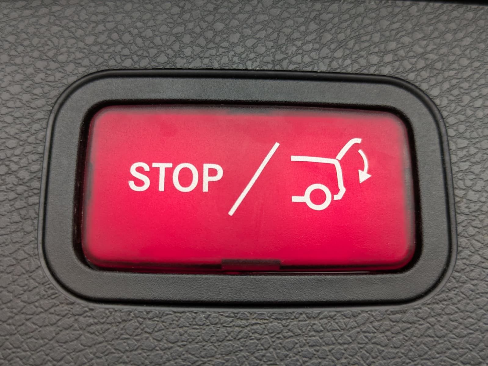 Fahrzeugabbildung Mercedes-Benz E 300 de AMG Night AVANTGARDE AHK*LED*BURMESTER