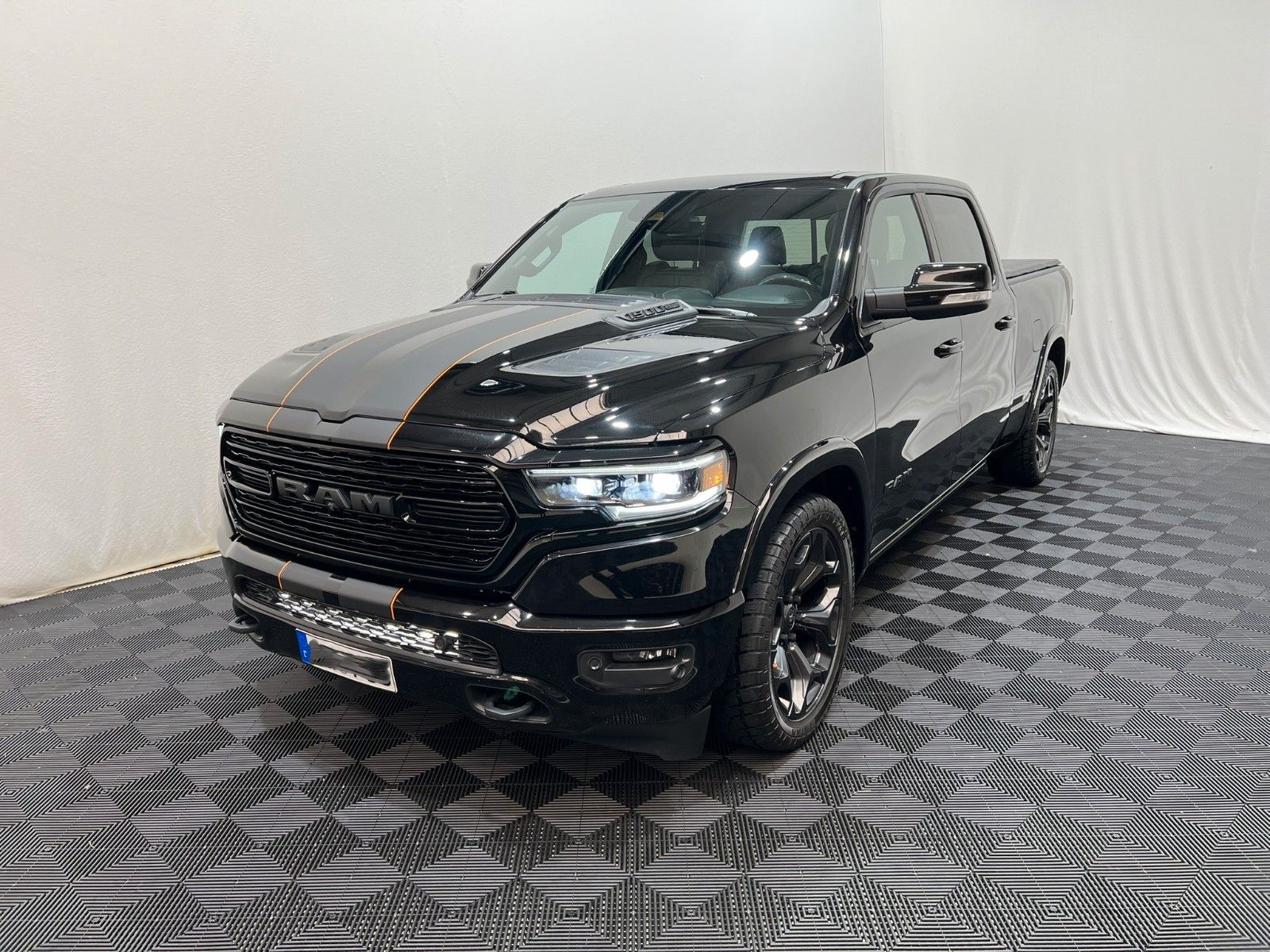 Fahrzeugabbildung Dodge RAM 1500 LIMITED NIGHT CREW CAB 4X4 *RTR UMBAU*