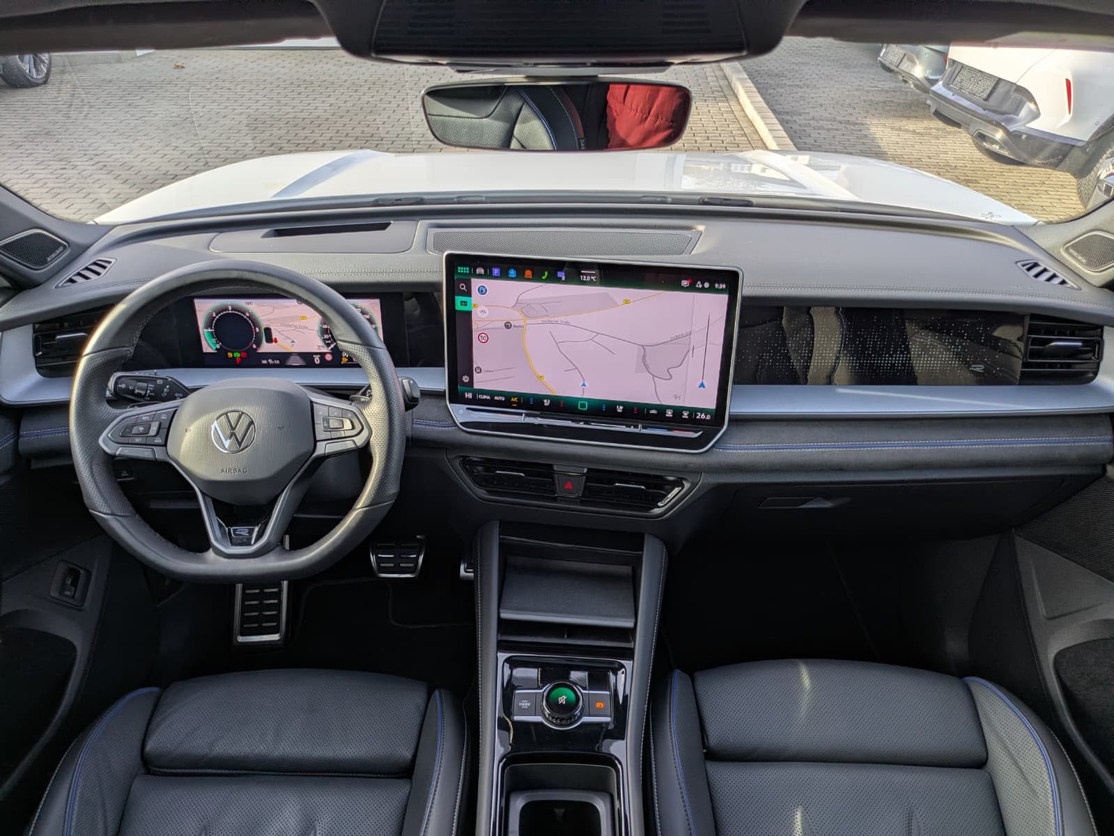 Fahrzeugabbildung Volkswagen Tayron 2.0 TDI 4M R-Line 7S*IQ-L.*LEDER*PANO*HUD