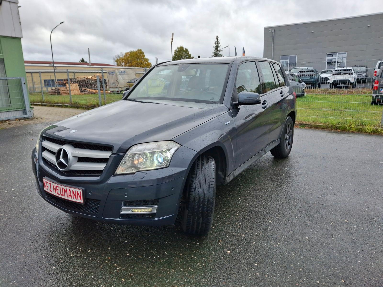 Mercedes-Benz GLK220 2011 — interior