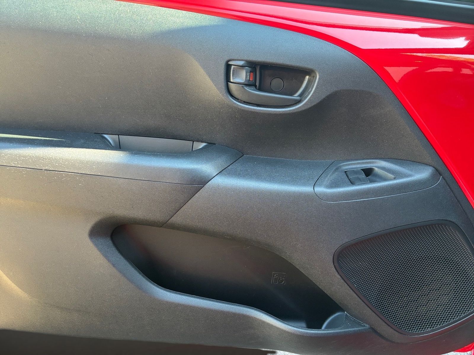Fahrzeugabbildung Peugeot 108 1.0 VTi Style Klima,Radio,Allwetterreifen