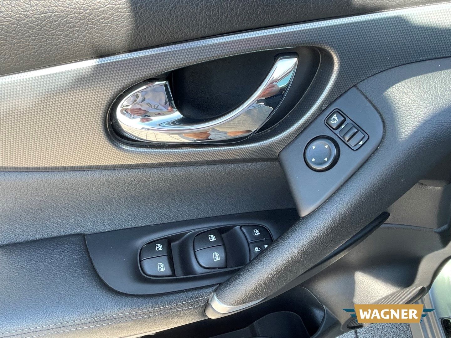 Fahrzeugabbildung Nissan Qashqai Akari Leder Pano SHZ 360°LED  Klimaautom
