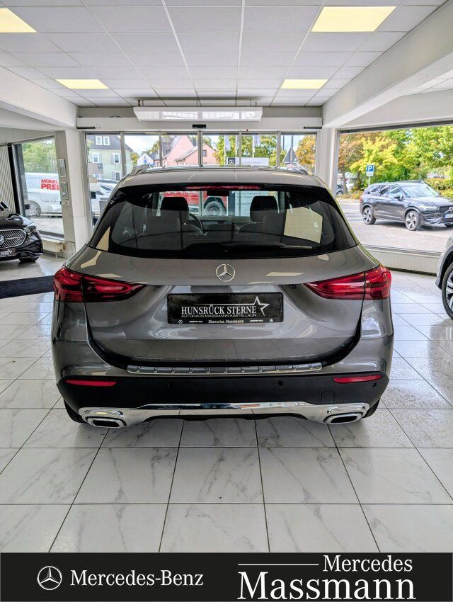 Mercedes-Benz GLA 220 d 4MATIC Progressive Pano.-Dach foto 2