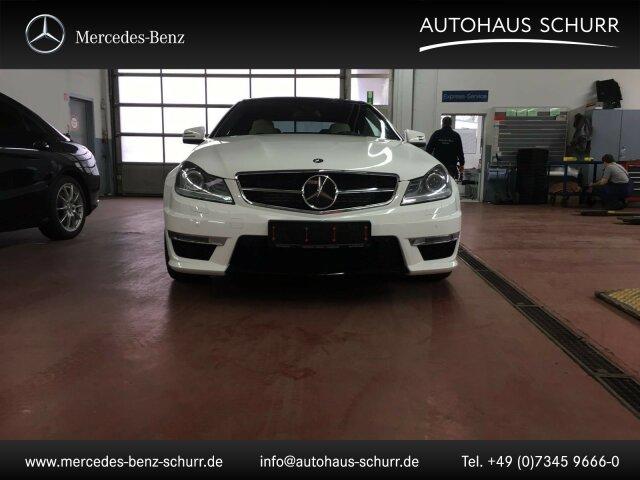 Mercedes-Benz C 63 AMG Coupé Navi/Pano.-Dach/Distronic/Styling