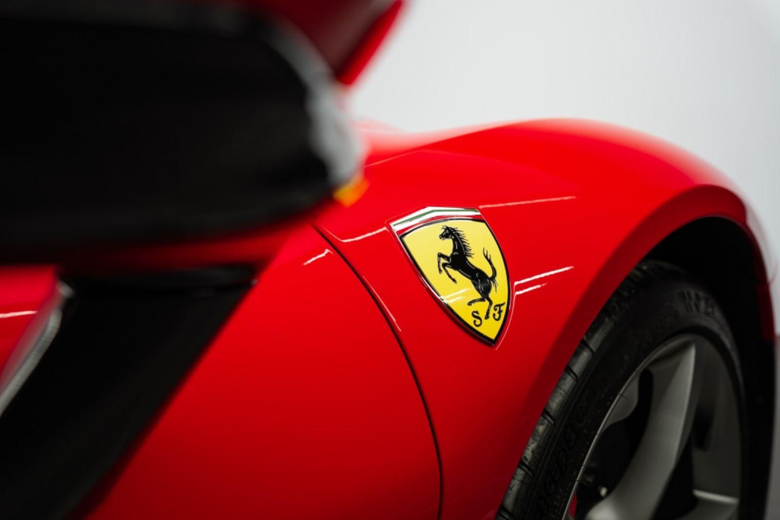 Fahrzeugabbildung Ferrari SF90 Stradale FIORANO/CARBON/CAM