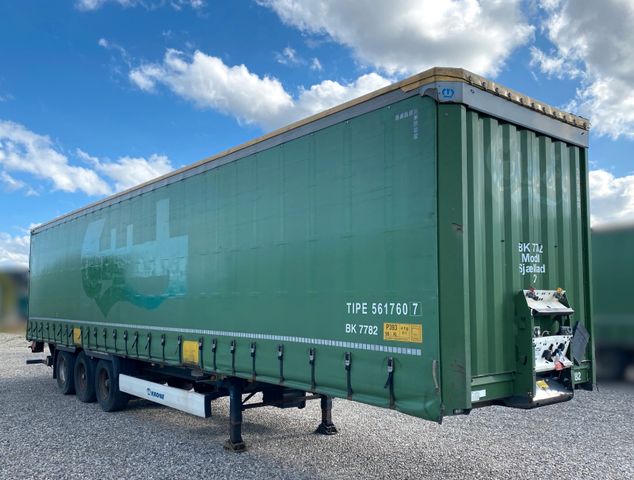 Krone Curtainsider, huckepack, Lift (no doors)