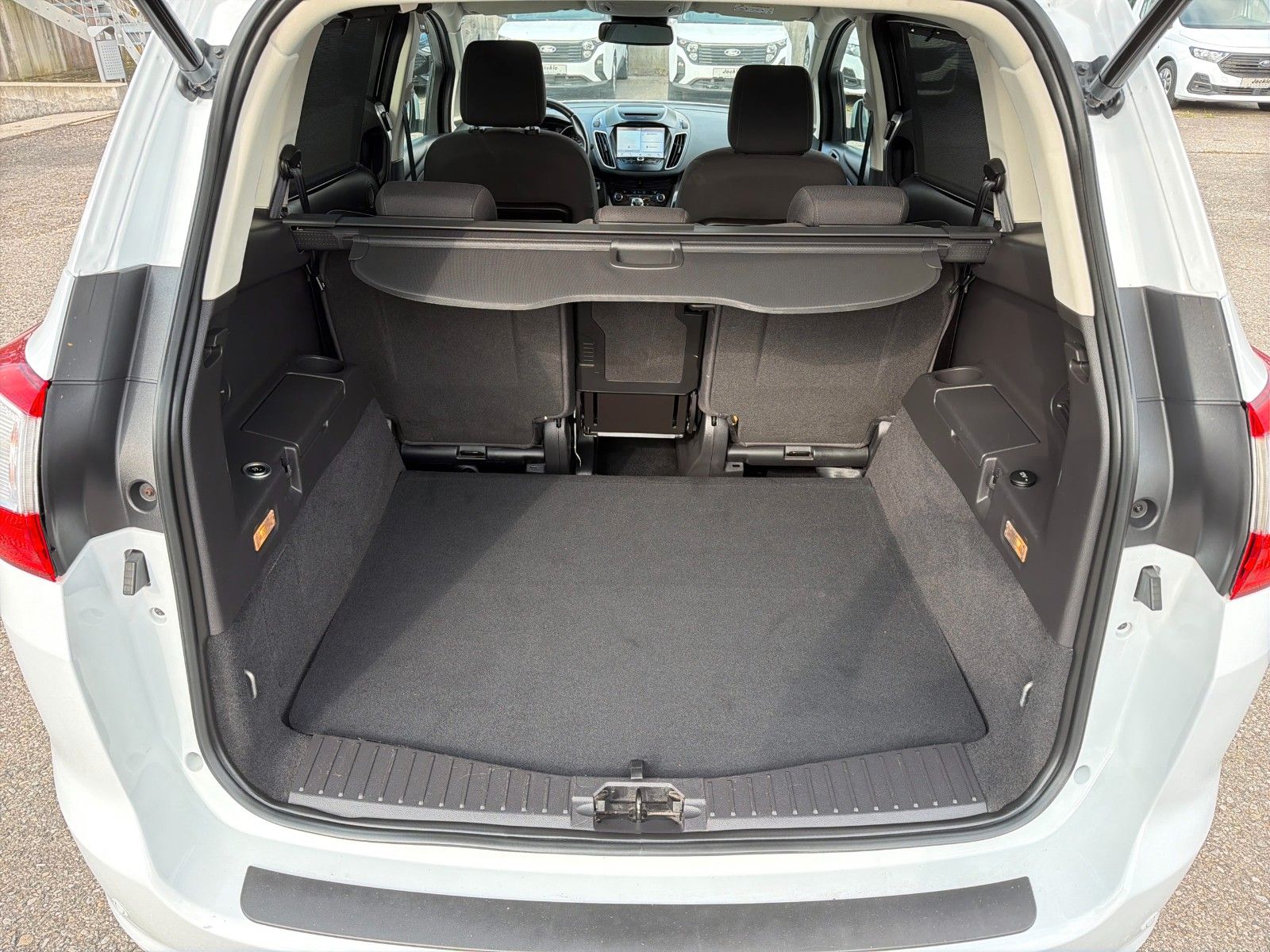 Fahrzeugabbildung Ford Grand C-Max Grand C-MAX Titanium