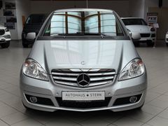 MERCEDES-BENZ A 200 CDI Avantgarde|Automatik|PDC|SHZ|Klima MERCEDES-BENZ A 200 CDI Avantgarde|Automatik|PDC|SHZ|Klima