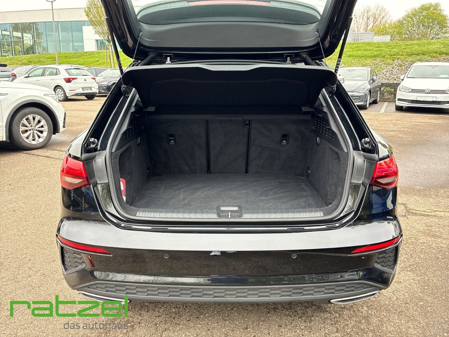 Fahrzeugabbildung Audi A3 Sportback S line 35 TDI s tronic AHK Navi Kam