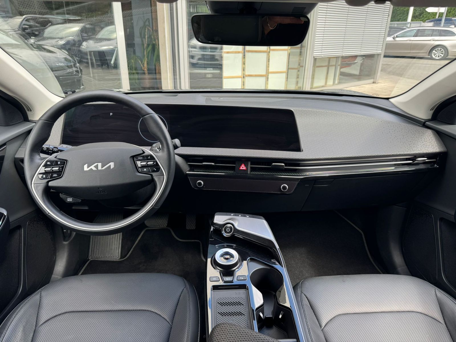 Fahrzeugabbildung Kia EV6 2WD NAVI+LED+SHZ+HEAD+KAMERA+DAB+ACC+19"+
