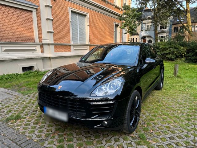 Porsche Macan S Diesel Panorama Luftfahrwe...