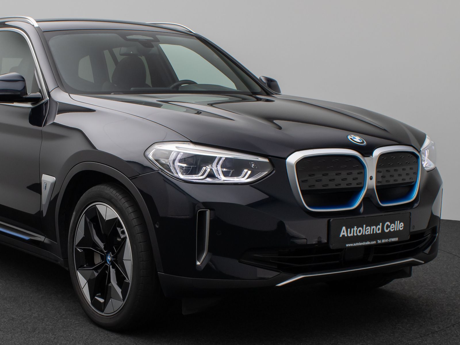 Fahrzeugabbildung BMW iX3 Impressive Panorama 360°HUD DAB H/K Komfort