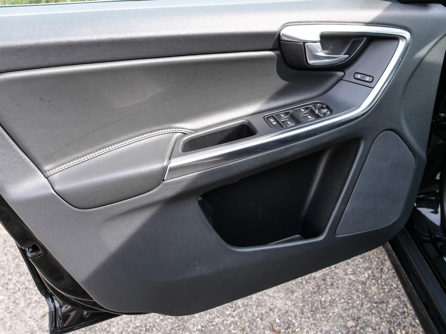 Volvo XC60 Summum 2WD El. Panodach Navi Leder Digitale