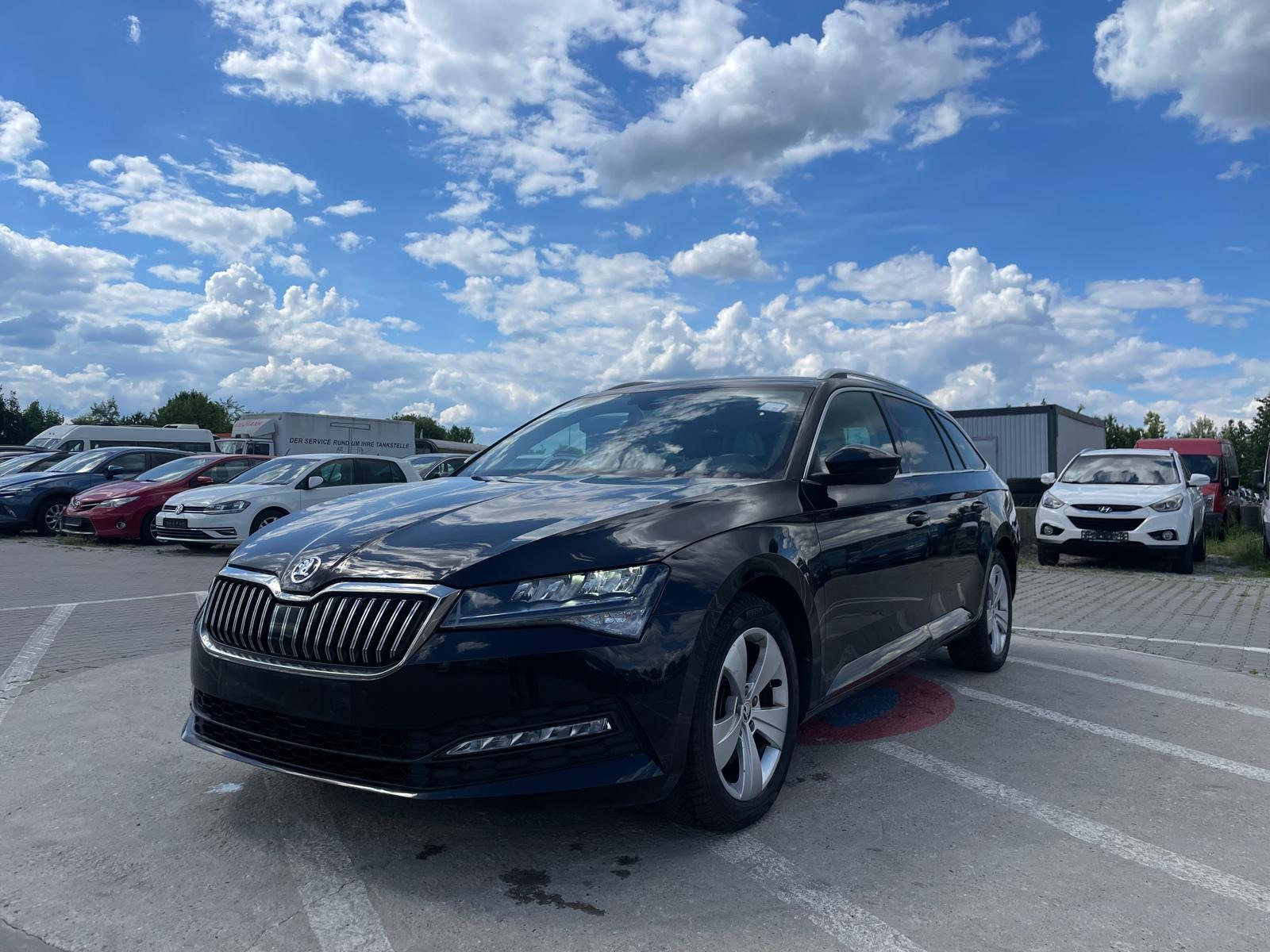 Skoda Superb Combi Led//Key//Cam//Stzh//Acc