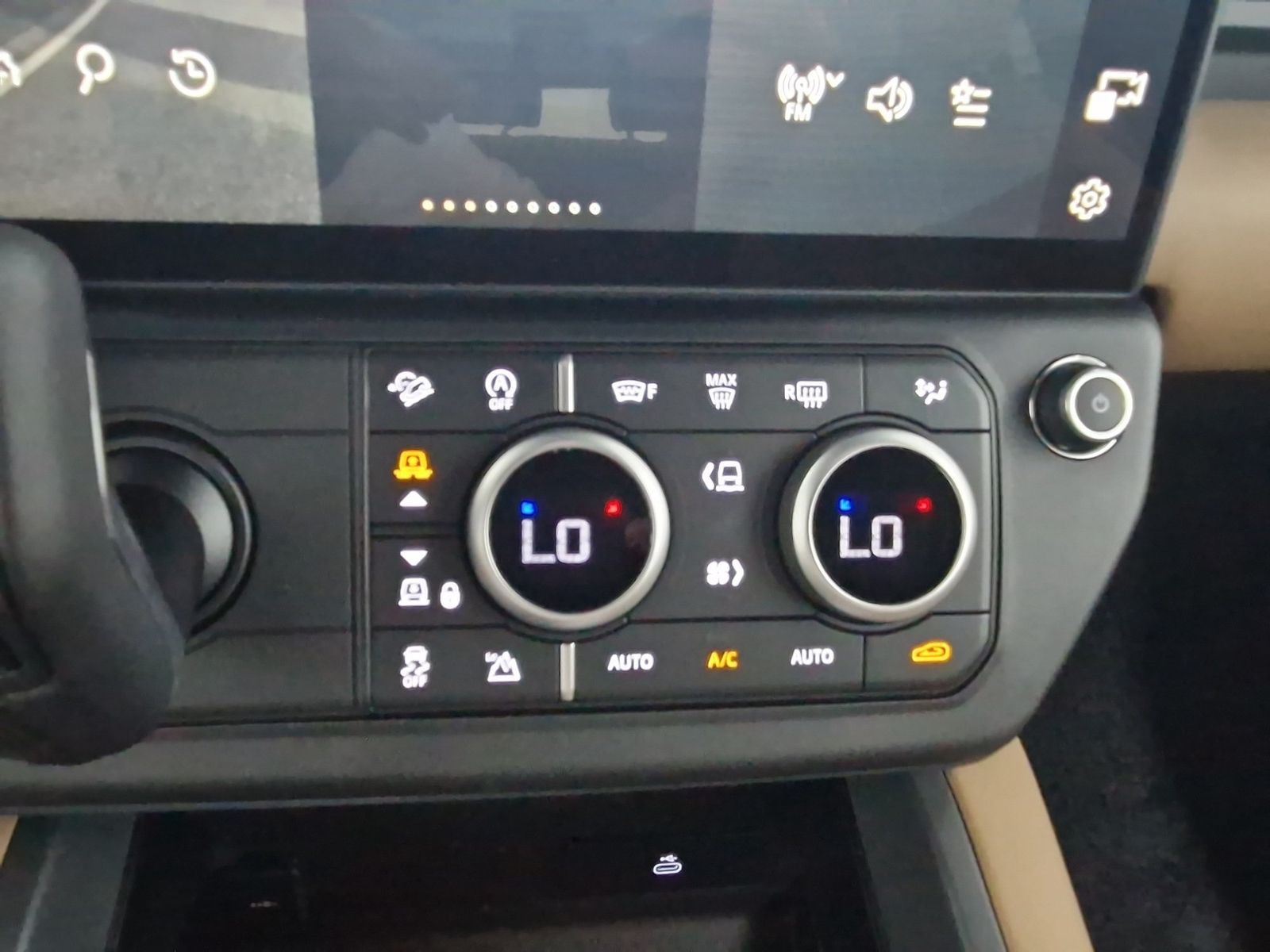 LAND ROVER Defender 90 D350 X-Dynamic SE AHK Matrix 22-Zoll – Bild 16