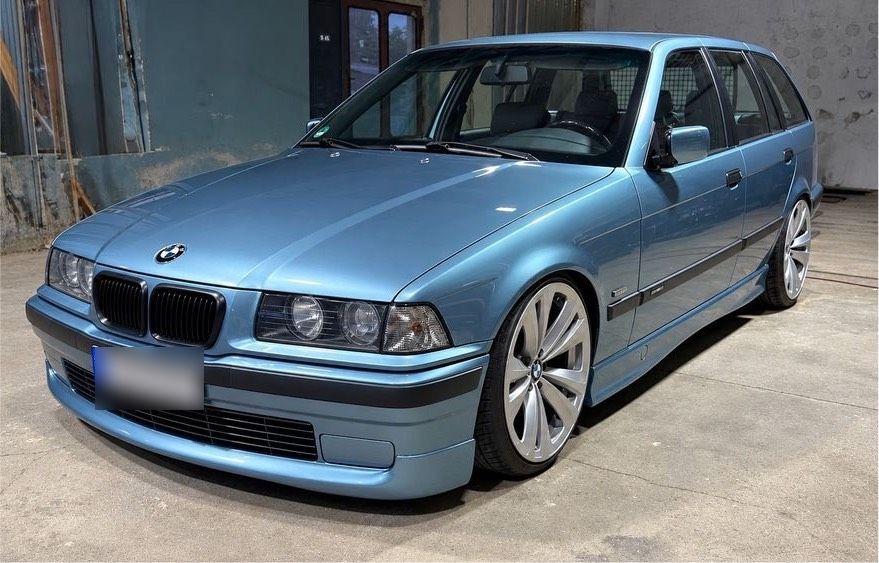 BMW 323