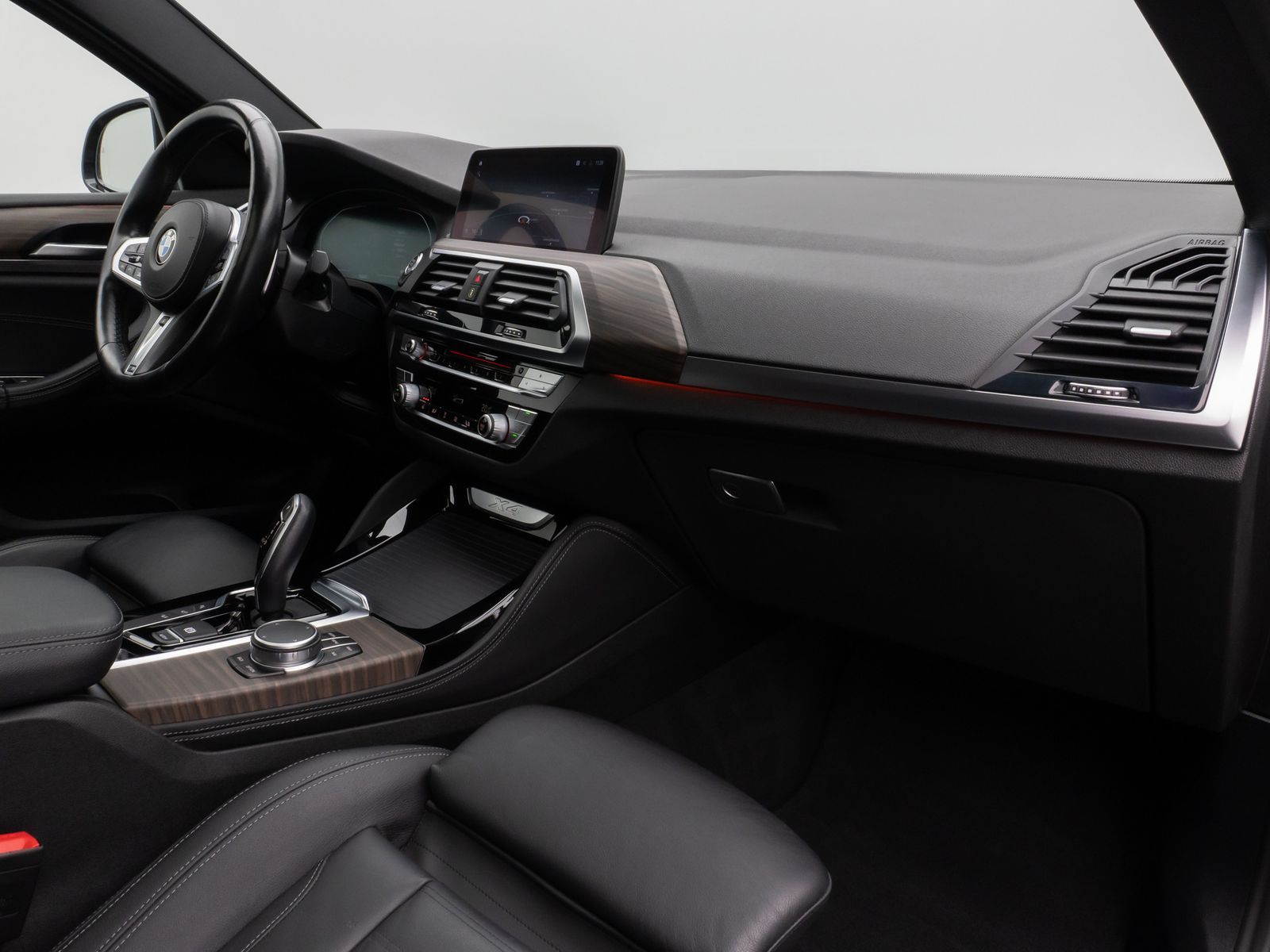 Fahrzeugabbildung BMW X4 xD20d M Sport X Panoram 360°HUD Komfort Alarm