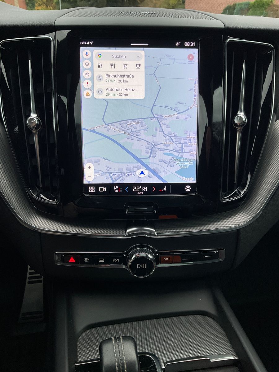 Fahrzeugabbildung Volvo XC 60 XC60 R Design AWD,AHK,Kamera,Pano,LED