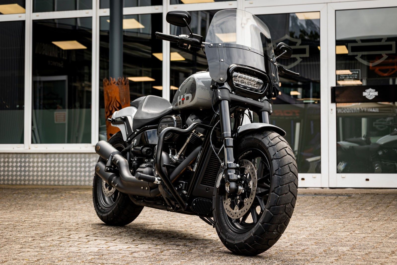 Fahrzeugabbildung Harley-Davidson FXFBS Fat Bob 114 CUI Softail - V PERFORMANCE -