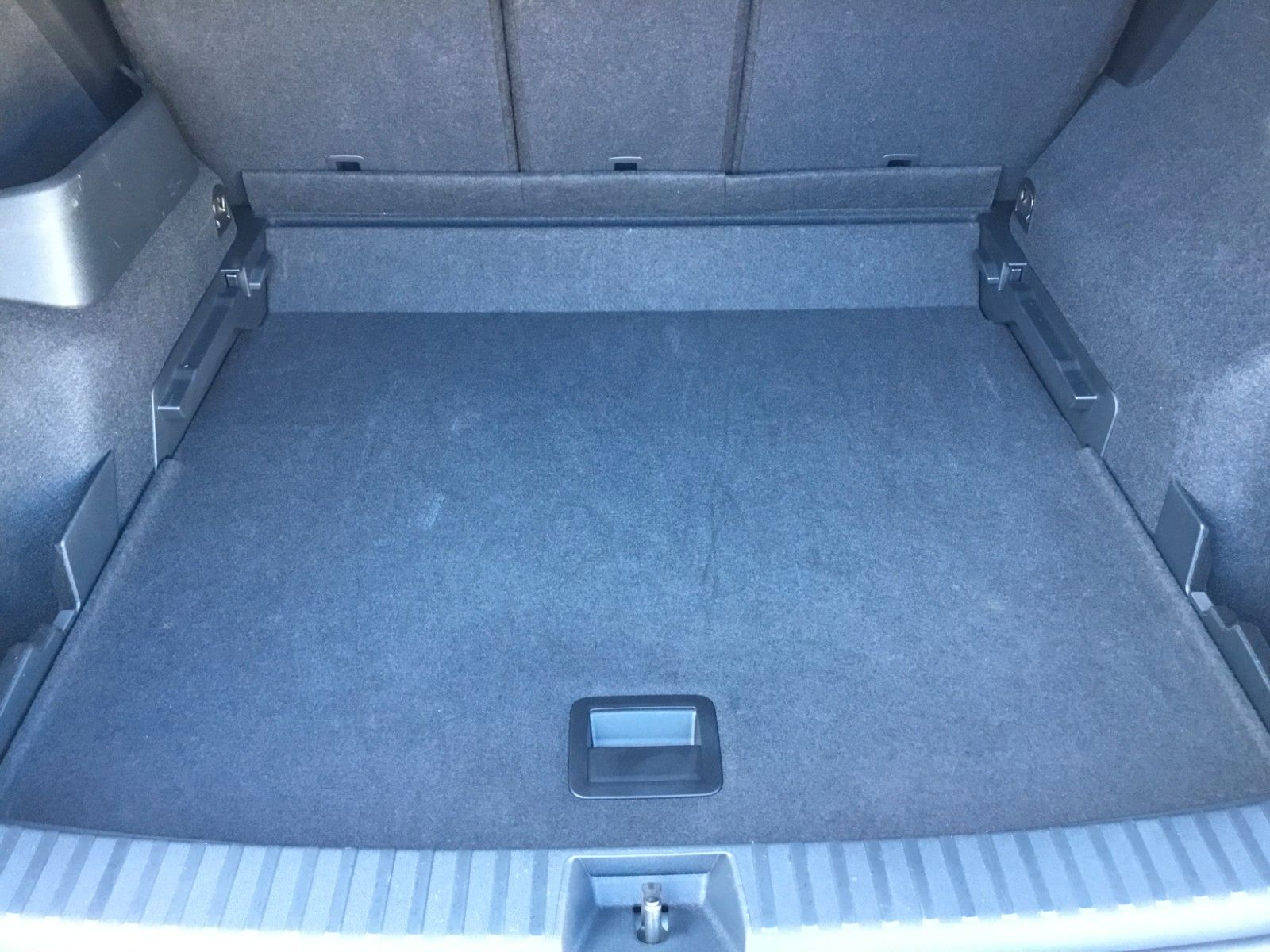 Fahrzeugabbildung Volkswagen Tayron 2.0TDI DSG 4M R-Line+Standh.+AHK+Pano+20"