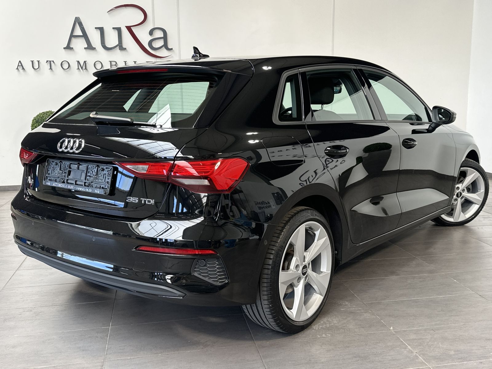 Fahrzeugabbildung Audi A3 SpB 35 TDI NAV+LED+KLIMAAUT+SHZ+VKZ+VCOCKPIT