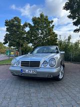 Mercedes-Benz E 200 CLASSIC Classic - gebrauchte Mercedes-Benz E 200 aus dem Jahr 1997