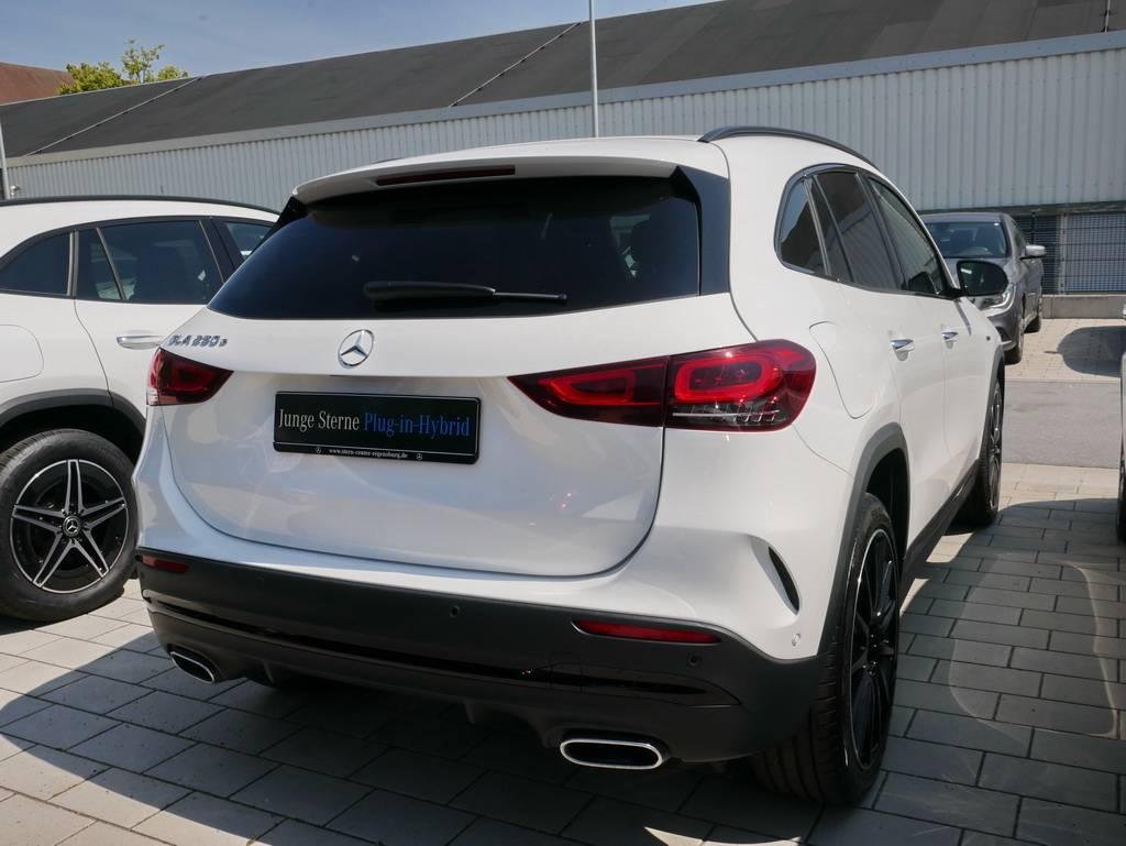 Mercedes-Benz GLA 250 e AMG+NIGHT+DISTRONIC+AHK+MEMORY+KEYLESS
