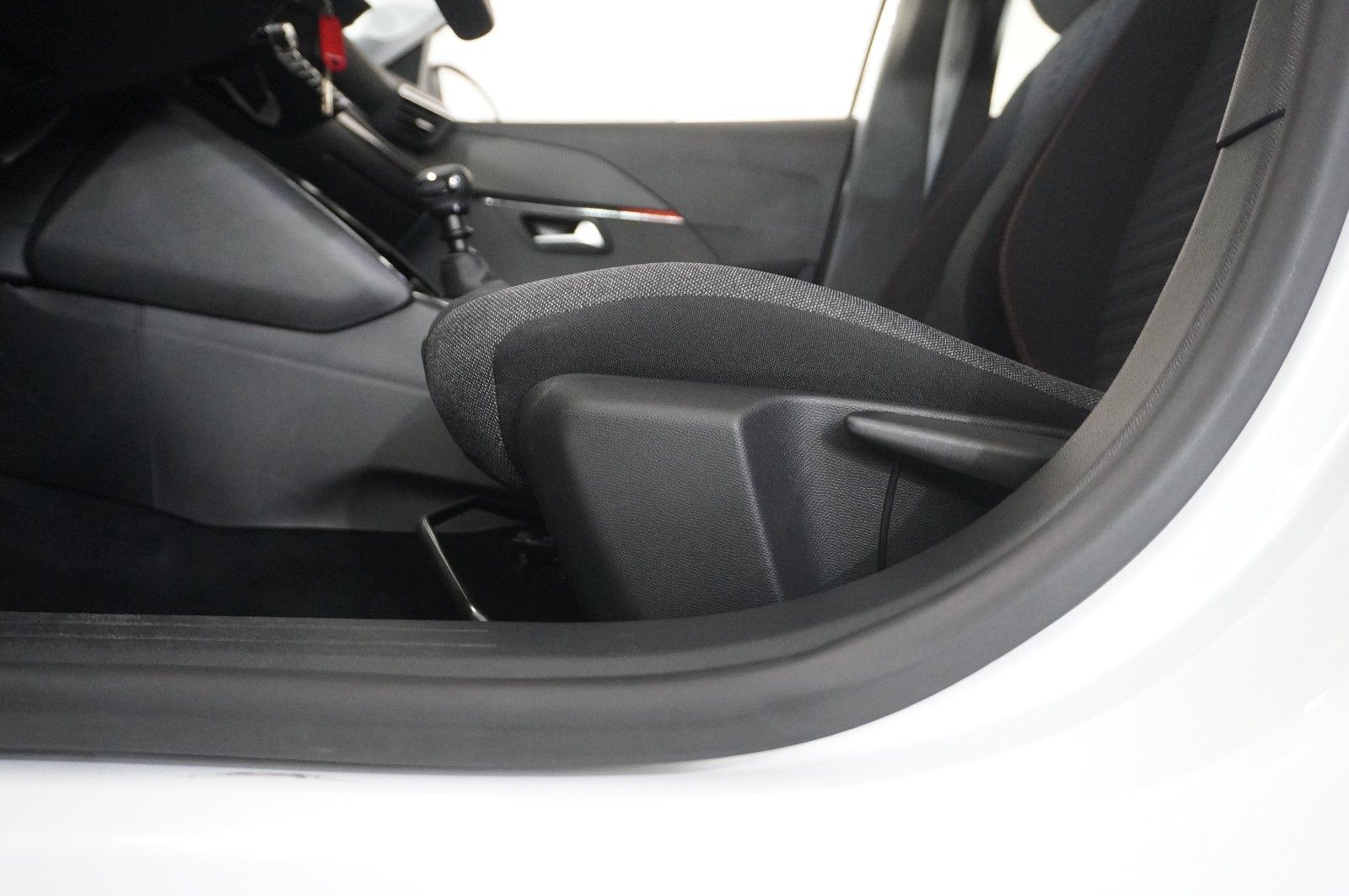 Fahrzeugabbildung Peugeot 208 1.5 HDI ACTICE NAVI/LED/SHZ/PDC/SPORT/TEMP.