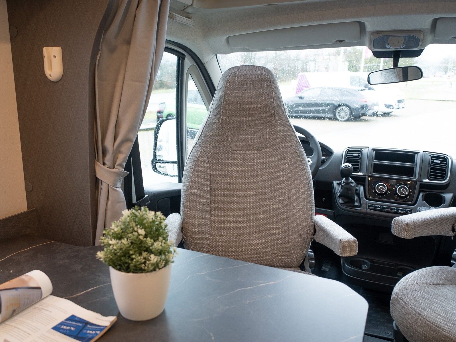 Fahrzeugabbildung Etrusco T-Modell Base 7.4 SB MJ26*Markise*Hubbett*Pakete